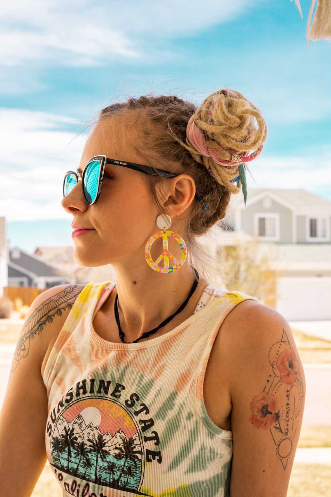 60s Peace and Love Flower Power Earrings - Image 3